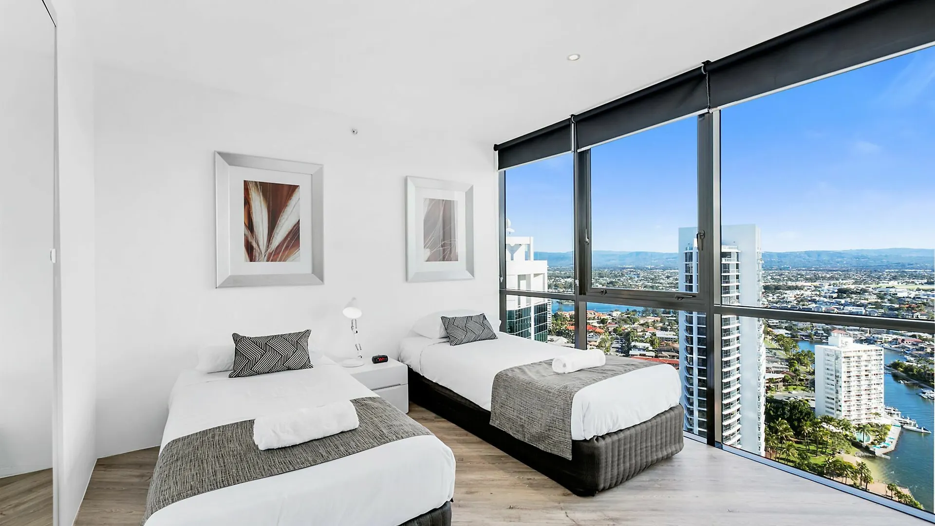 Circle On Cavill - We Accommodate Surfers Paradise Australia