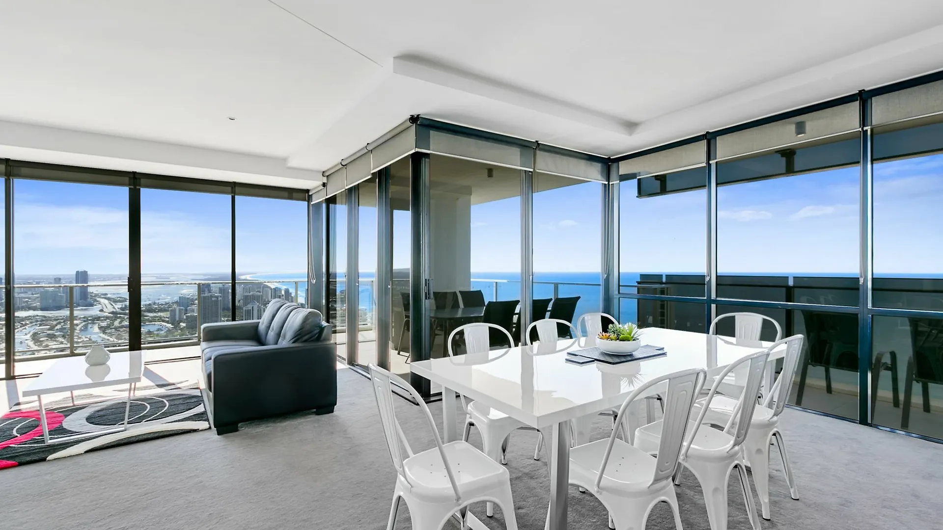 Circle On Cavill - We Accommodate Surfers Paradise