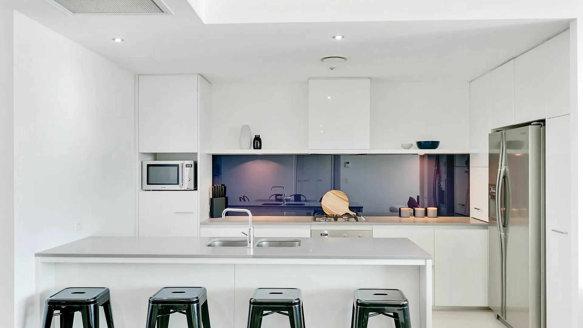 Circle On Cavill - We Accommodate Surfers Paradise