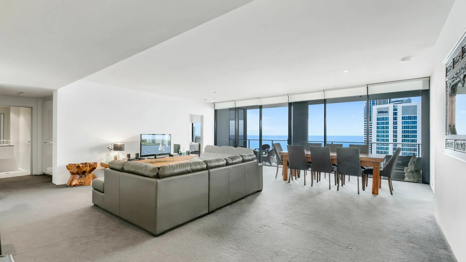 Circle On Cavill - We Accommodate Surfers Paradise Appartamento