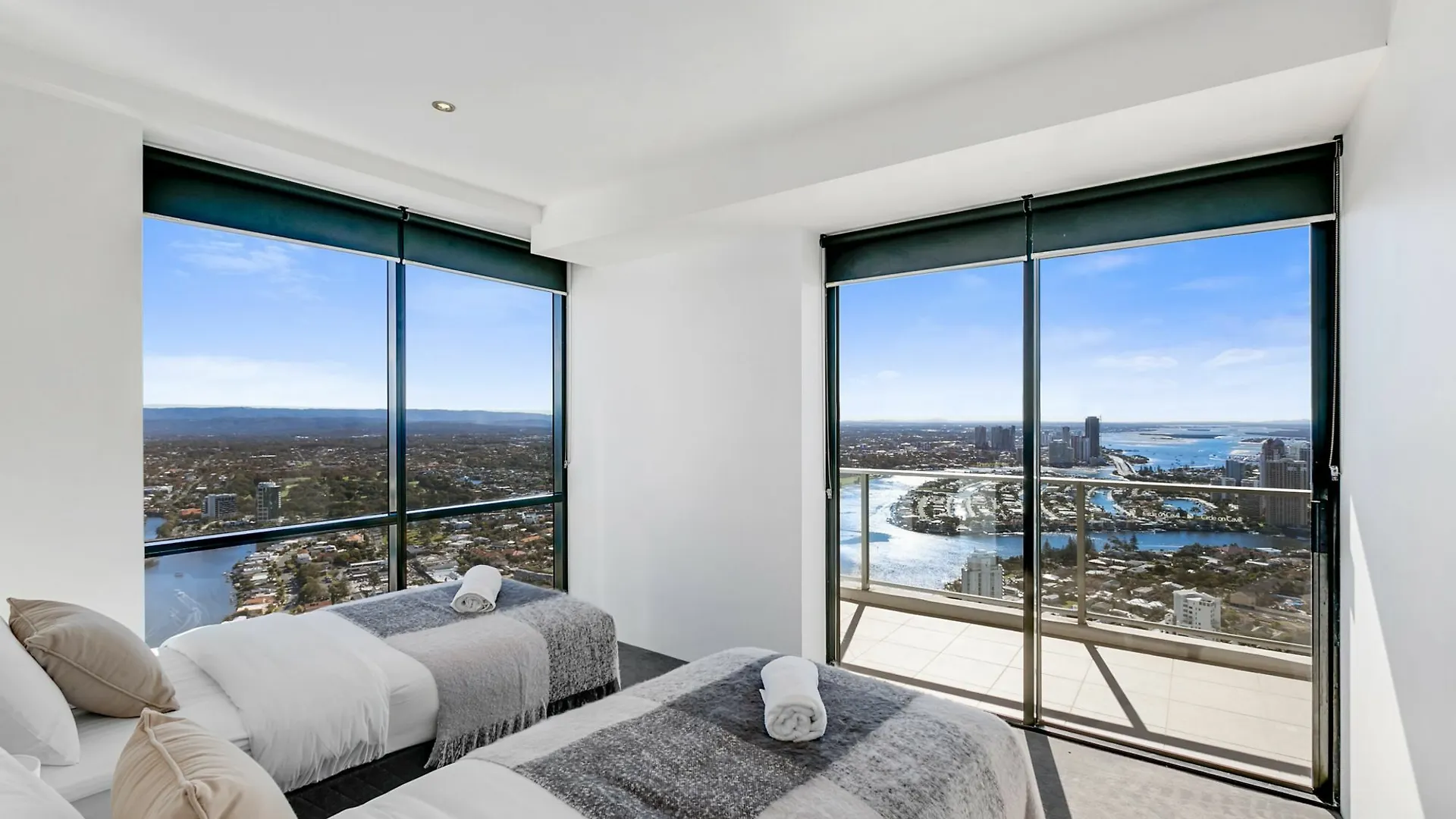 Circle On Cavill - We Accommodate Surfers Paradise